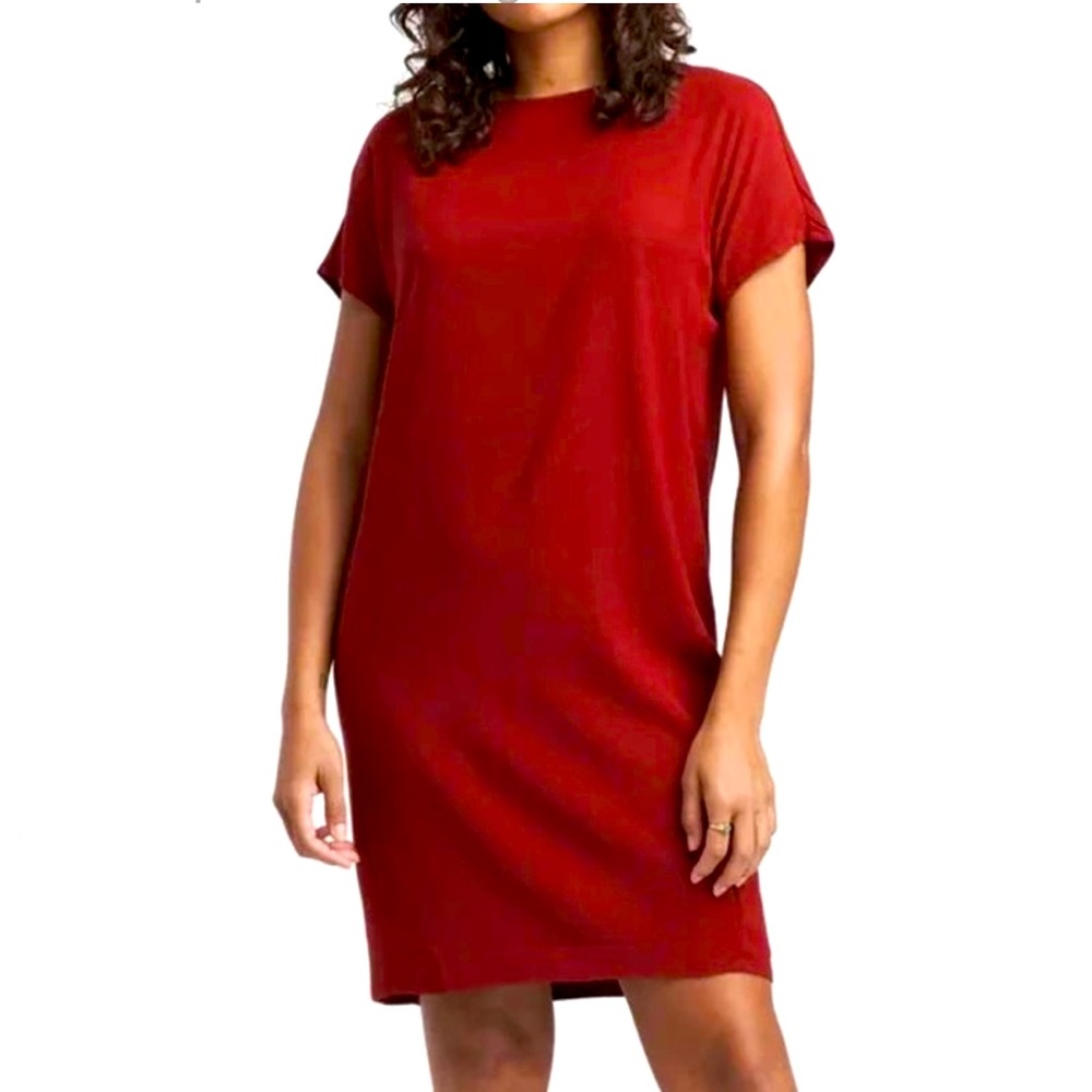Universal Standard Isabelle Luxe Twill dress in Sandria Red. Size 10/12, NWT.